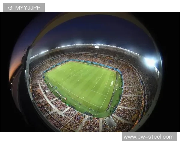 足球明星们的LOL游戏之旅揭秘：他们如何在虚拟战场上展现球场风采